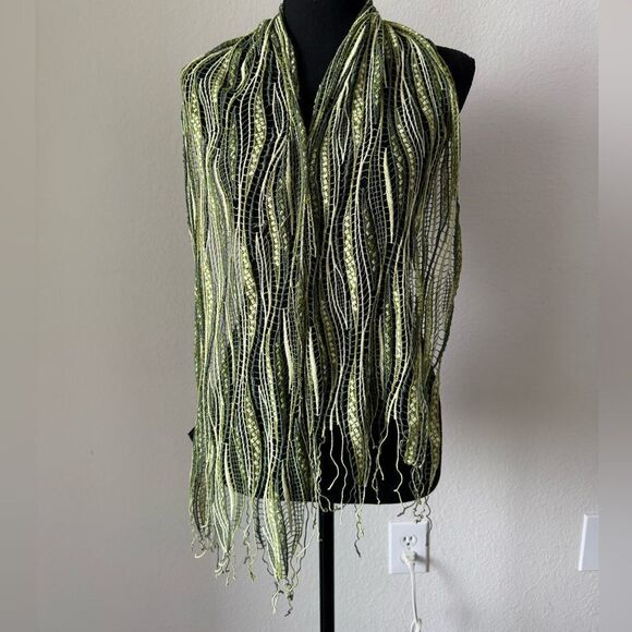 Franco Ferrari Green Metallic Textured Fringe Scarf Made in Italy Artsy - Picture 3 of 6